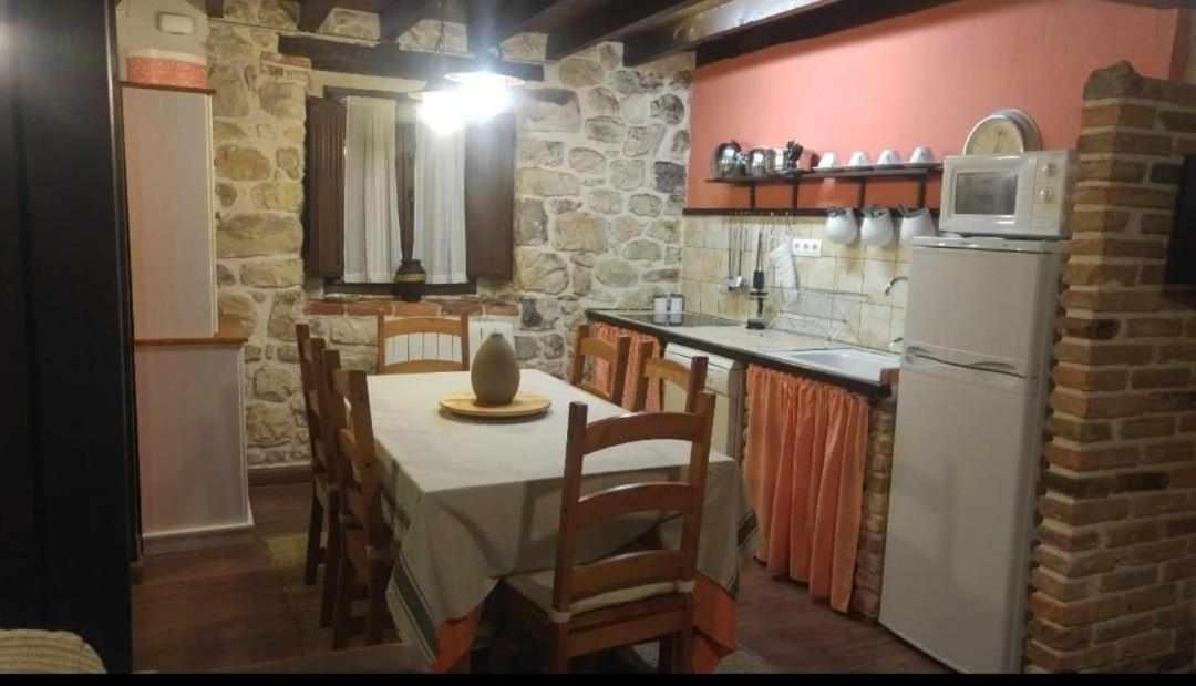 La Gesta Picos De Europa Villa Poo  Eksteriør bilde